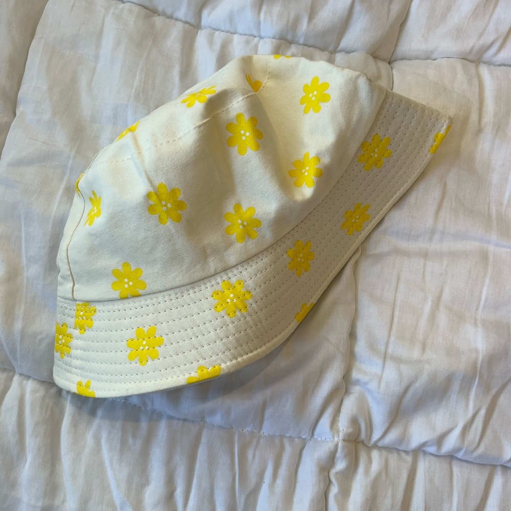 Reversible Bucket hat